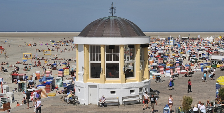 Pavillion am Strand von Borkum