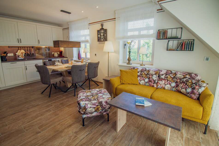 Upleward, Schwitterslohne 1 / Wohnung: Ferienwohnung Rapsblüte Upleward, Schwitterslohne 1 / Wohnung: Ferienwohnung Rapsblüte